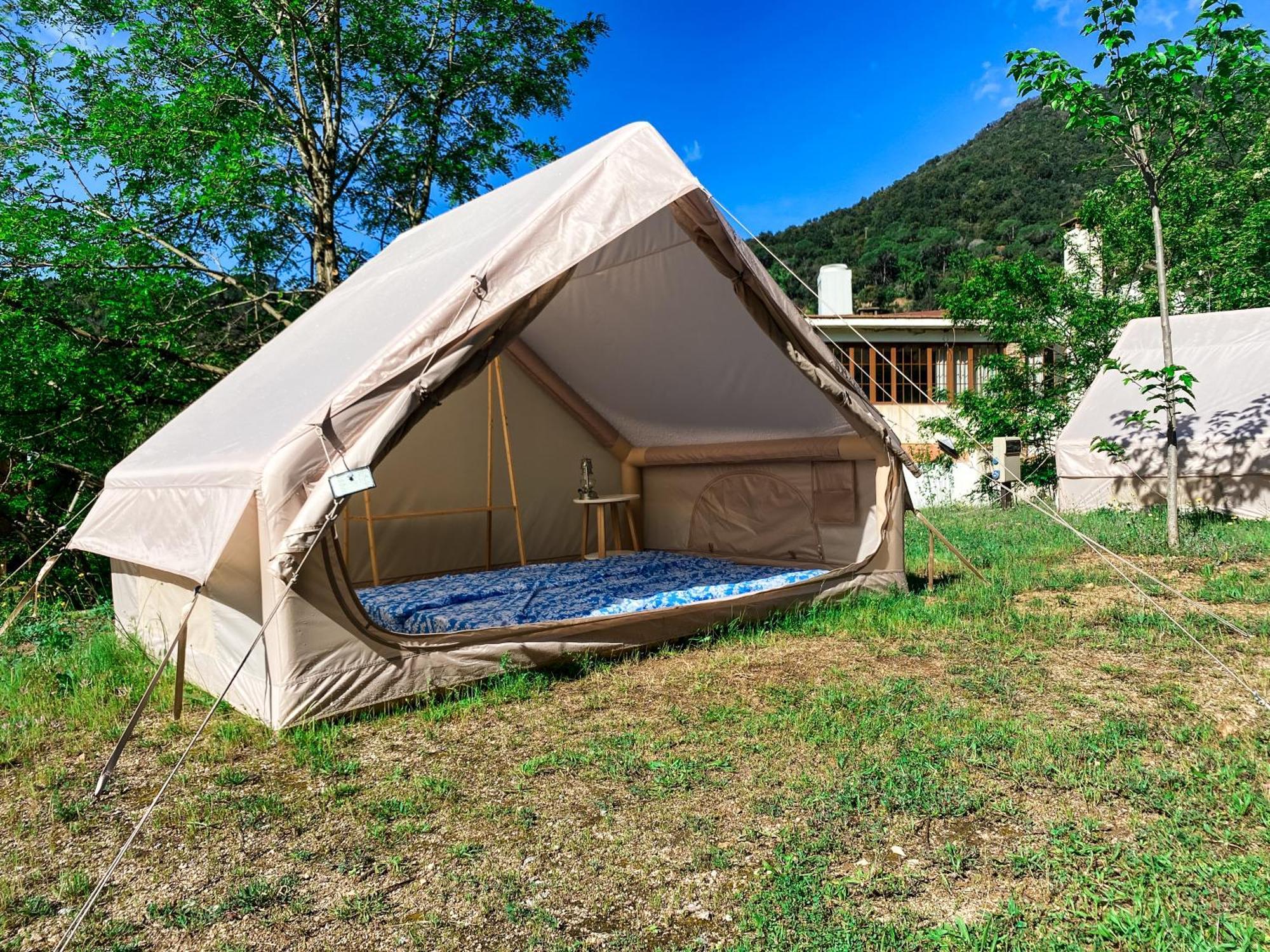 Gualba de Dalt Camping Parc Gualba מראה חיצוני תמונה