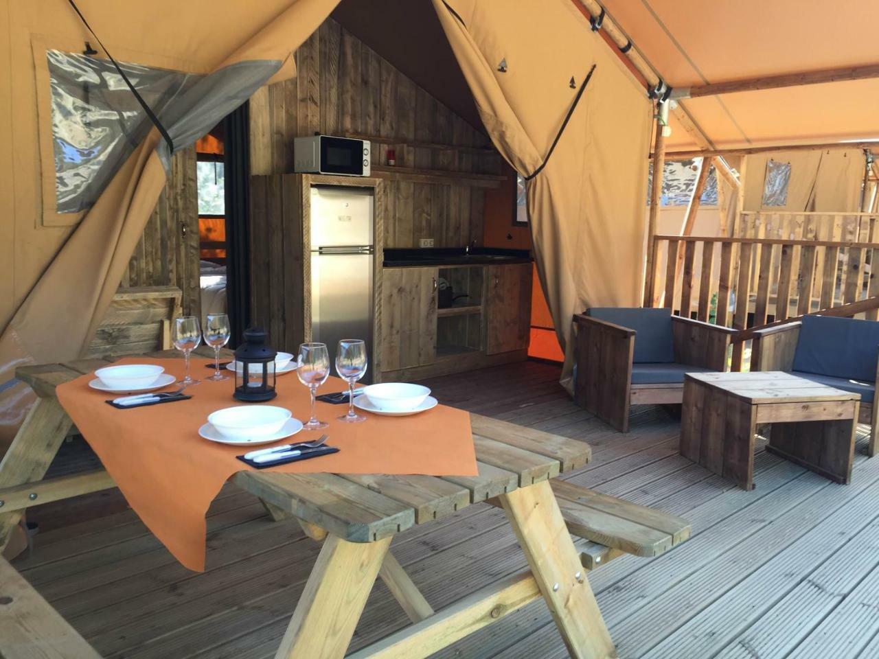 Gualba de Dalt Camping Parc Gualba מראה חיצוני תמונה